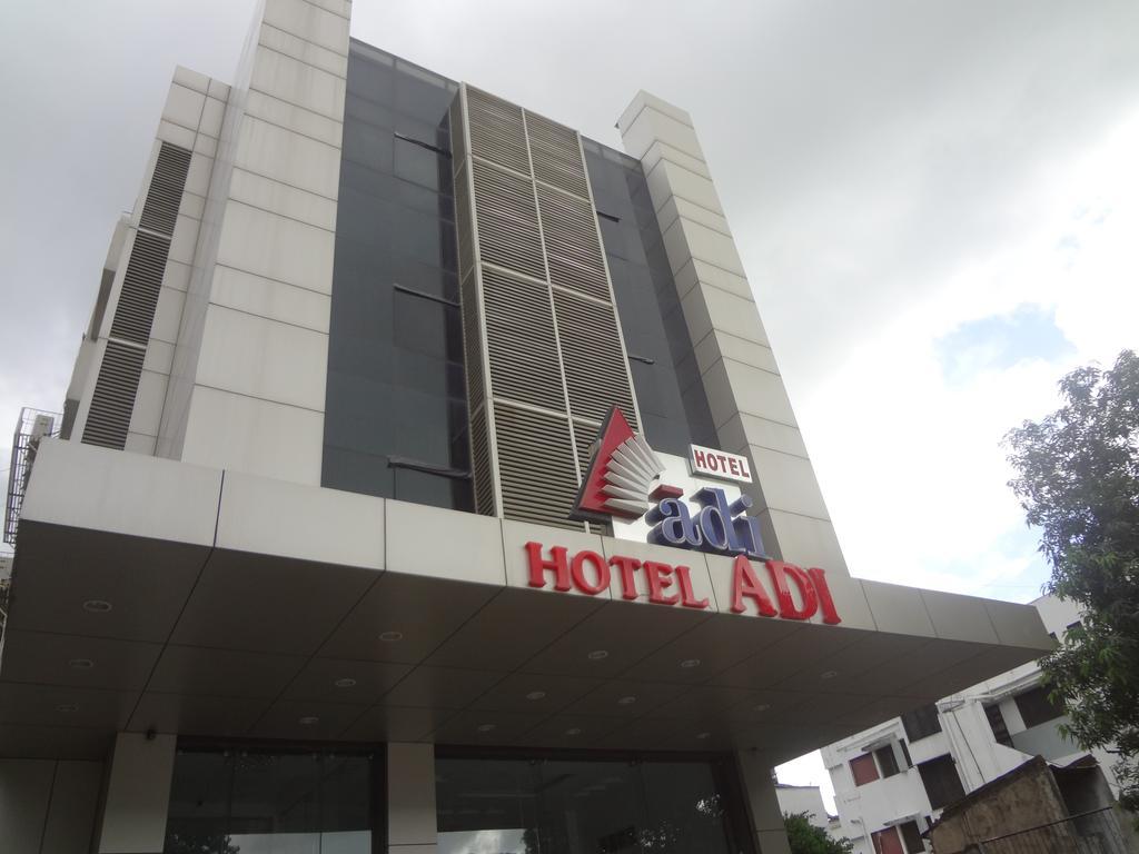 Hotel Adi Nagpur Exteriör bild