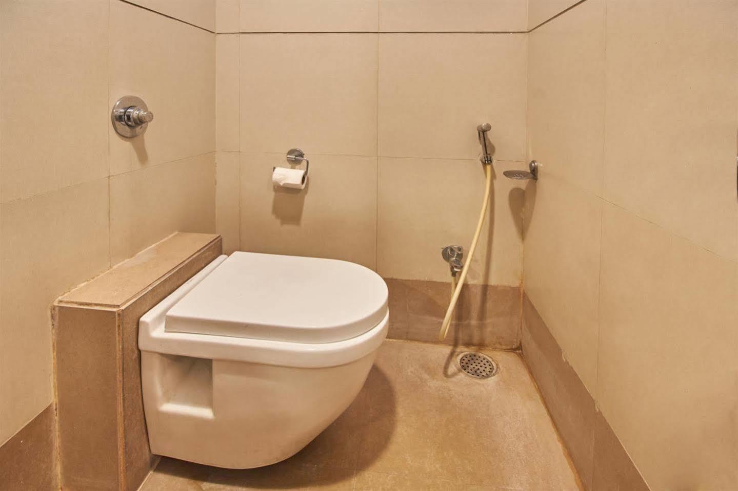 Hotel Adi Nagpur Exteriör bild